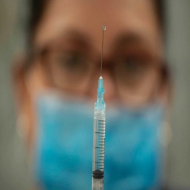 Vacuna contra el coronavirus de UQ y CSL abandonada después de la respuesta al VIH que los científicos dicen que fue 'inesperada'