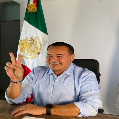 Renán Barrera gana el debate, y va por Más Mérida