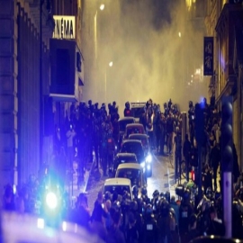 Francia: La policía podrá activar dispositivos y micrófonos de celulares a distancia para “vigilar” a personas sospechosas