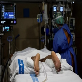 Las hospitalizaciones diarias en España se acercan a las de hace un año sin vacunas
