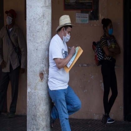 México pierde en abril 555 mil 247 empleos formales: IMSS; 66% son permanentes y el 34% eventuales