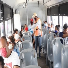 Funcionan con eficiencia las medidas sanitarias y de sana distancia en el transporte urbano