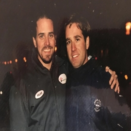 Hunter Biden correos electrónicos, fotos revelan vida salvaje, alma dolorida