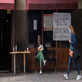 ¿Cómo será la reapertura de bares y restaurantes? Sin salas de espera, con sana distancia, máximo 10 por mesa…