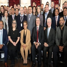 Renán Barrera promueve el Municipio en los circuitos comerciales internacionales