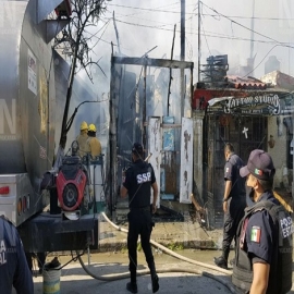 Incendio devora una casa en Progreso