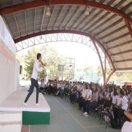 Chetumal: Previenen con monólogo violencia en el noviazgo