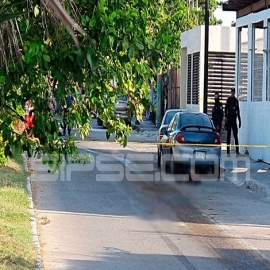 Sicarios atropellan y rematan a su víctima con 15 disparos de AK-47