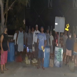 Yucatán: Cansados de los apagones, habitantes de El Cuyo retienen a trabajadores de la CFE