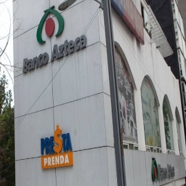 Adulto mayor se suicida; culpa a empleados de una sucursal de Banco Azteca de robarle sus ahorros