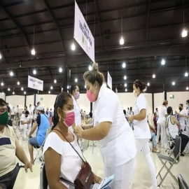 Inicia en 31 municipios del interior del estado, aplicación de dosis contra el Coronavirus a personas de 40 a 49 años