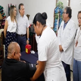 El Alcalde Alejandro Ruz Castro supervisa "Médico a Domicilio" en el comedor comunitario "Casa del Anciano Bajo la Mirada del Señor".