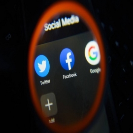Gobierno de México señala a Facebook, Google y Twitter de beneficiarse con la "infodemia": ¿qué significa el término?