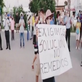 Queremos solución, no remedios”: vecinos del fraccionamiento Las Américas en Mérida se manifiestan frente a la inmobiliaria Sadasi por inundaciones y falta de luz; ayuntamiento asegura que se atiende el caso