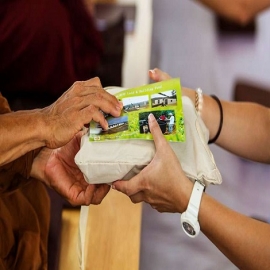 “Navidar”: Sacerdote anima a ayudar a necesitados y resalta que el hambre tiene vacuna