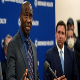 El Cirujano General del Estado de Florida pide detener el uso de vacunas de ARNm contra el COVID-19