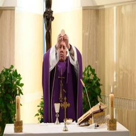 El Papa Francisco ofrece la Misa por las personas sin hogar expuestas al coronavirus