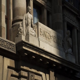 Banxico baja la tasa e inyecta dosis de liquidez