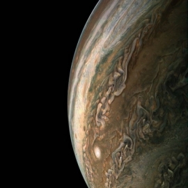 La ESA halla nuevas evidencias de columnas de agua en Europa, una de las lunas de Júpiter