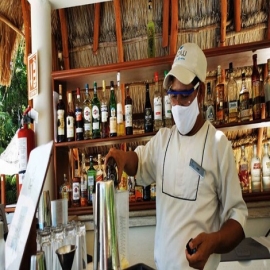 Cancún: Más de 21 mil empleos están en riesgo ante posible confinamiento