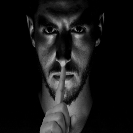 Escandalosa la censura sufrida por una “youtuber” que se ha “atrevido” a dar su opinión sobre las vacunas