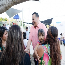 Renán Barrera fomenta acciones solidarias de la mano con la sociedad para beneficio del Municipio.El Ayuntamiento de Mérida celebra el tercer aniversario de la red “Mérida Nos Une” en el marco de la “Semana de la Niñez 2023”