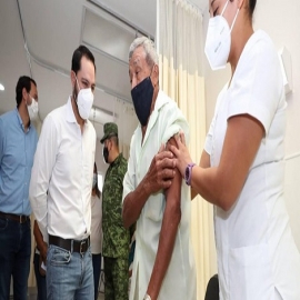 Avanza la vacunación a adultos mayores en Yucatán