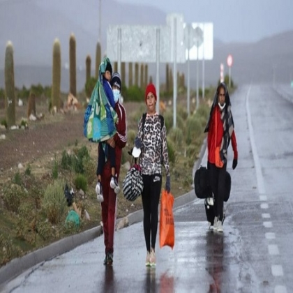 Lo que esconden los inmigrantes ilegales en las cuevas en la frontera México-EE. UU. (VIDEO)