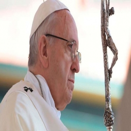 Convivencia y unión civil son lo mismo para el Papa, explica Arzobispo asesor de Francisco