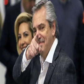El socialista Fernández restringe las libertades de los argentinos y amenaza con abrir causas penales a quienes se vayan de vacaciones