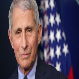 Fauci: Los estadounidenses posiblemente tengan que llevar máscaras en 2022