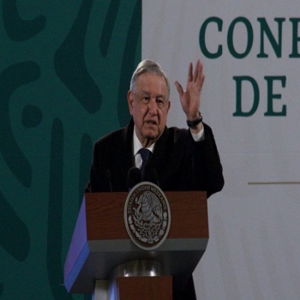 López Obrador 'toma partido' por Trump y critica a Twitter y Facebook por bloqueo de cuentas