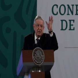 López Obrador 'toma partido' por Trump y critica a Twitter y Facebook por bloqueo de cuentas