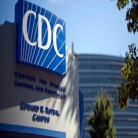 Los CDC de EEUU reconocen un error de cálculo y dicen que las posibilidades de contagio al aire libre están por debajo del 0,1% y no del 10% como habían dicho anteriormente