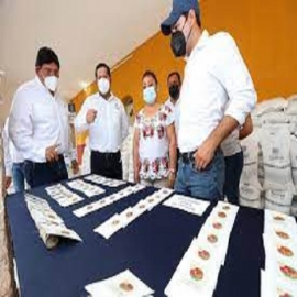 El Gobernador Mauricio Vila Dosal distribuye apoyos para familias del campo yucateco afectadas por el paso del huracán “Grace”