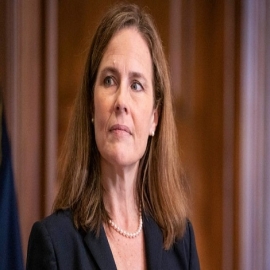 Activistas pro aborto hacen una desagradable manifestación frente a la casa de jueza Amy Coney Barrett
