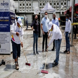 Refuerzan operativos de vigilancia en mercados de Mérida para evitar aglomeraciones