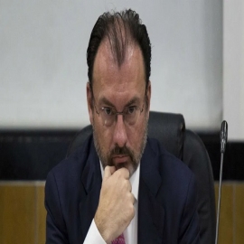 Reforma dice que la FGR acusa a Videgaray de traición a la Patria y va por él, por el caso Odebrecht
