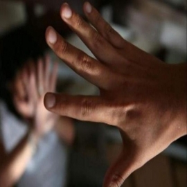 Akil: se obsesiona con una adolescente y abusa de ella