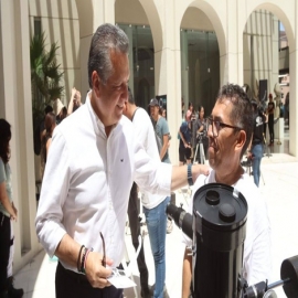 El Centro Cultural "Olimpo" abrió sus puertas para observar el eclipse de manera segura