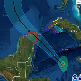Huracán “Delta” alcanza la categoría II y se “pega” más a Yucatán