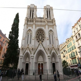 Ataque terrorista en iglesia de Francia deja al menos 3 muertos