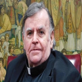 Muere sacerdote que recibió la vacuna Moderna