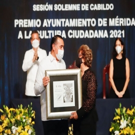 El alcalde Renán Barrera entrega el “Premio Ayuntamiento de Mérida a la Cultura Ciudadana 2021”