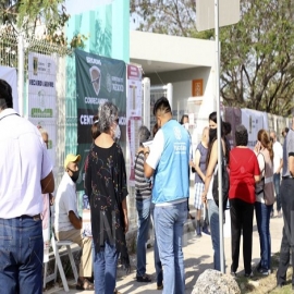 Vacunación de adultos mayores en Merida da esperanza a empresarios