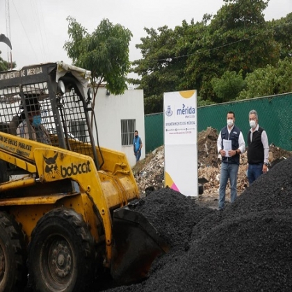 Con ininterrumpida labor de bacheo, el Ayuntamiento mantiene el esfuerzo para recuperar calles dañadas y mejorar la movilidad