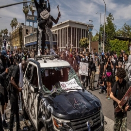 ANTIFA se convertiría en las TROPAS de CHOQUE de Biden para ATACAR OPOSITORES