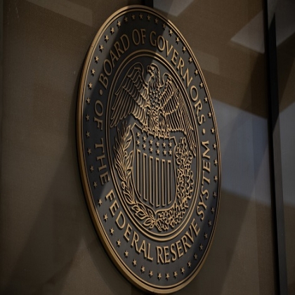 Retiran casi 100.000 millones de dólares de depósitos bancarios en EE.UU. en una semana