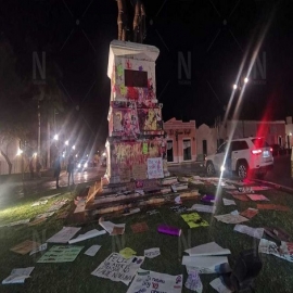 Mérida: Monumento a los Montejo termina irreconocible tras pintas en marcha feminista
