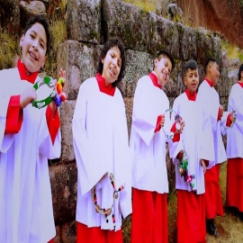 Pequeños de todo el mundo cantan villancico en quechua al Niño Jesús